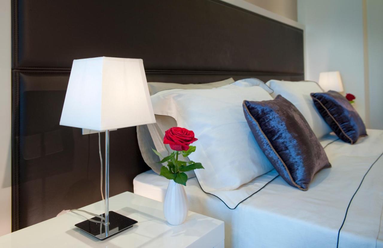 Hotel 2000 Riccione Buitenkant foto