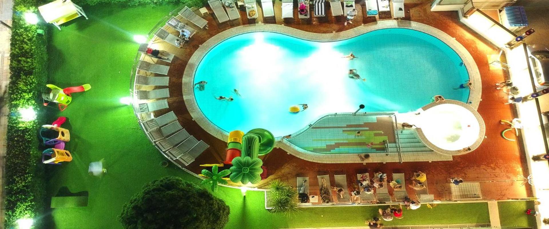 Hotel 2000 Riccione Buitenkant foto
