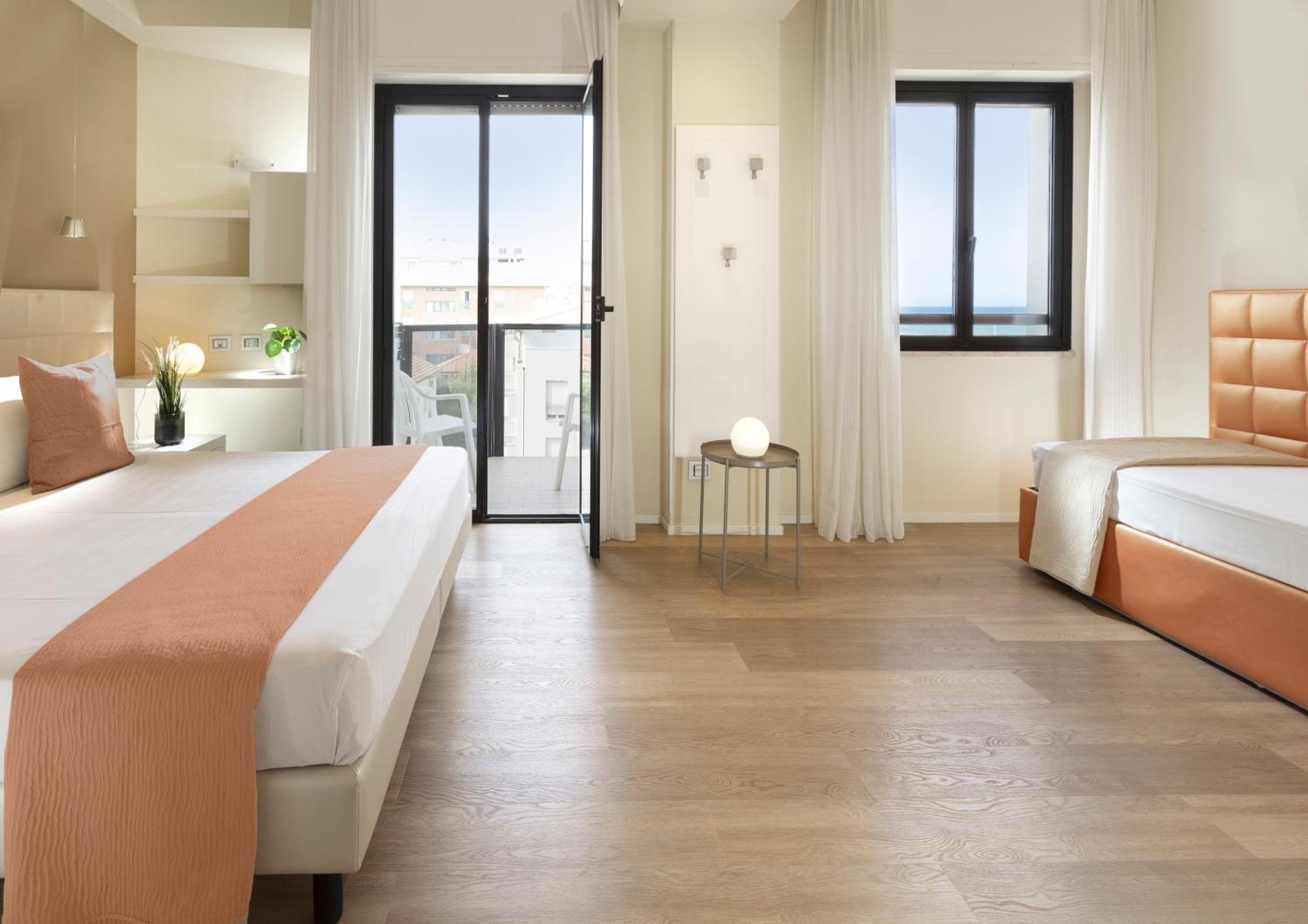 Hotel 2000 Riccione Buitenkant foto
