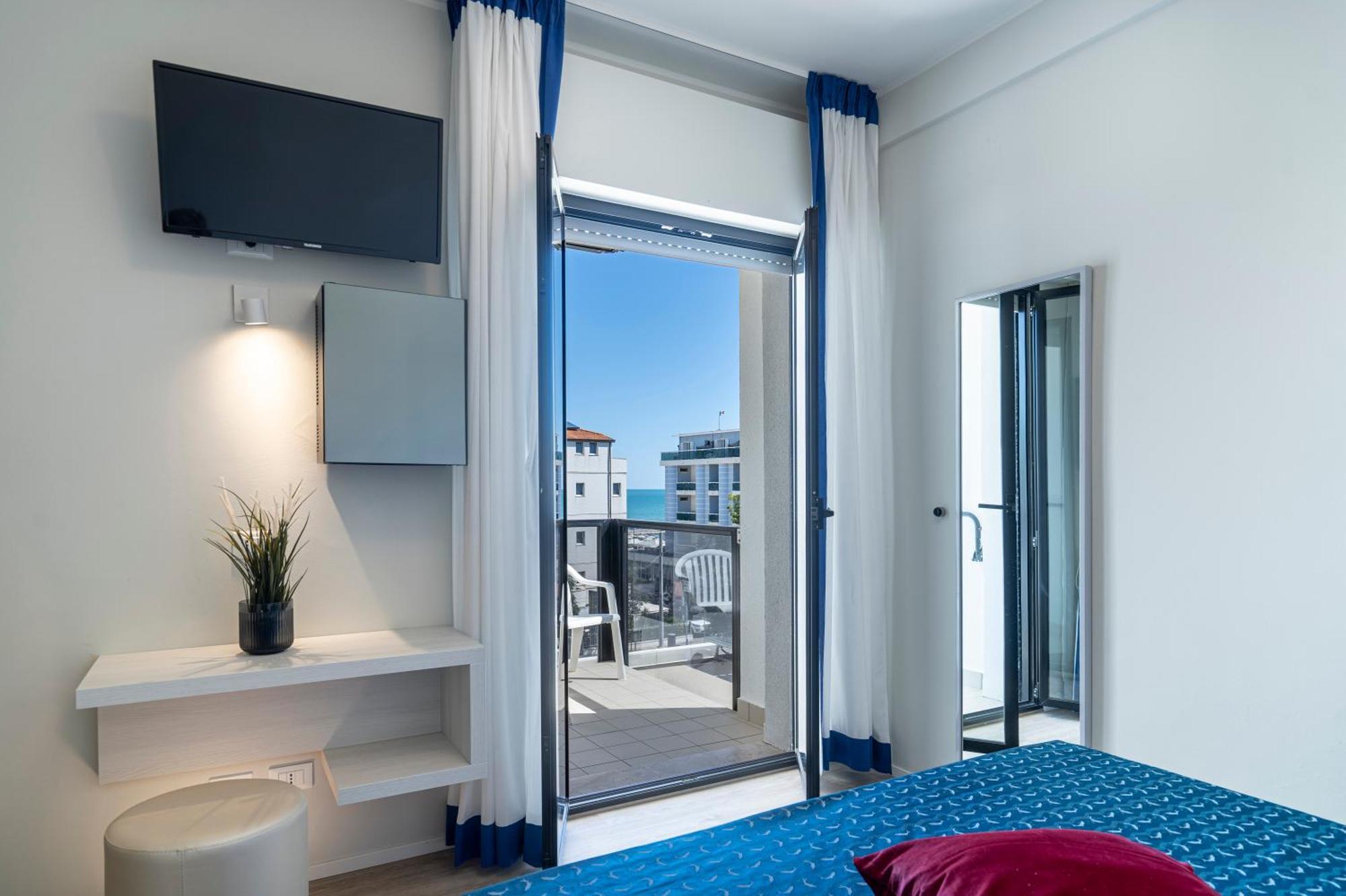 Hotel 2000 Riccione Buitenkant foto