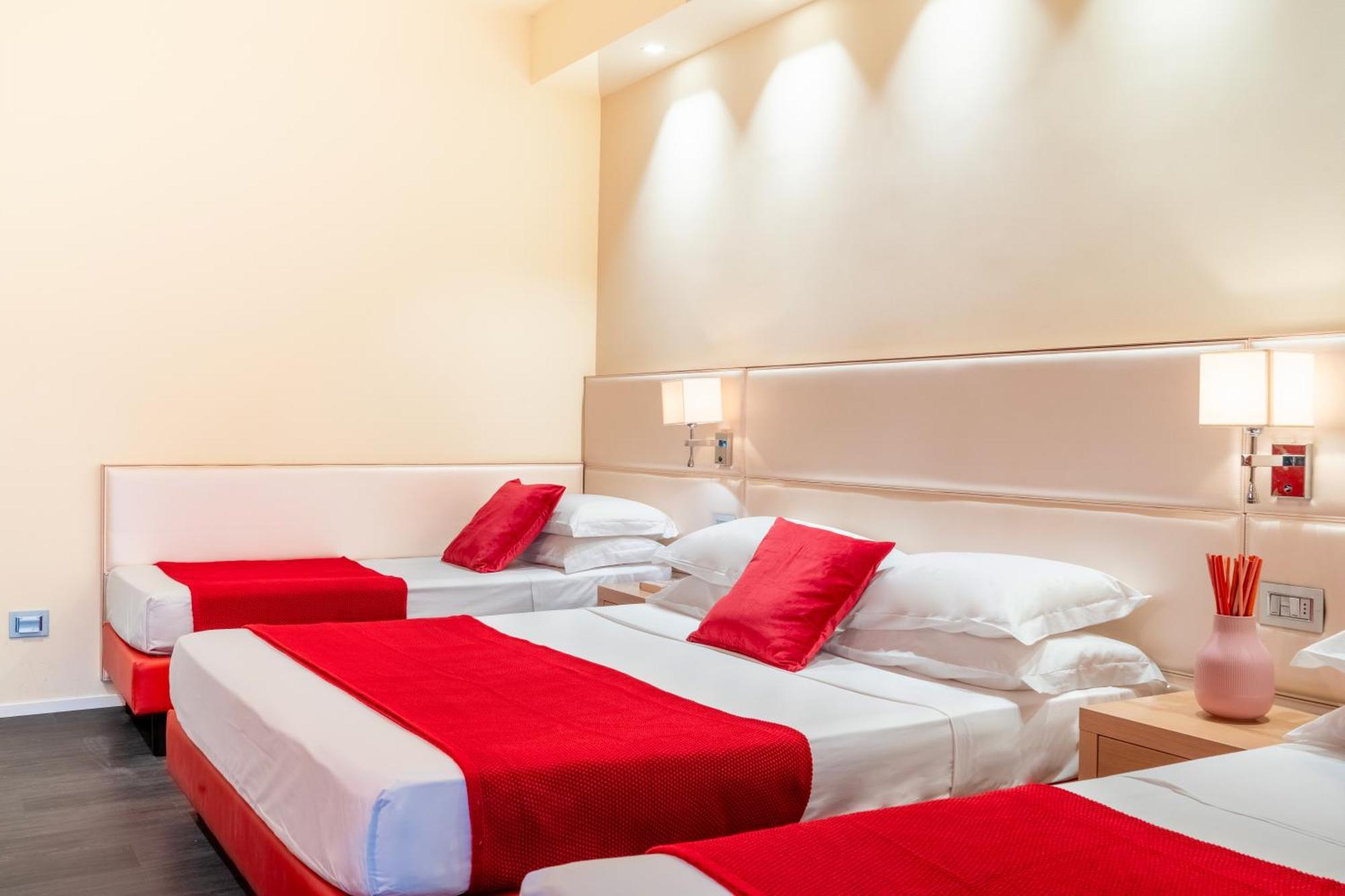 Hotel 2000 Riccione Buitenkant foto