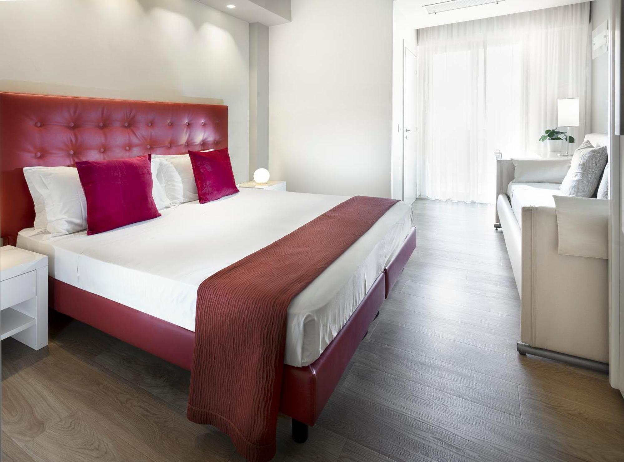 Hotel 2000 Riccione Buitenkant foto