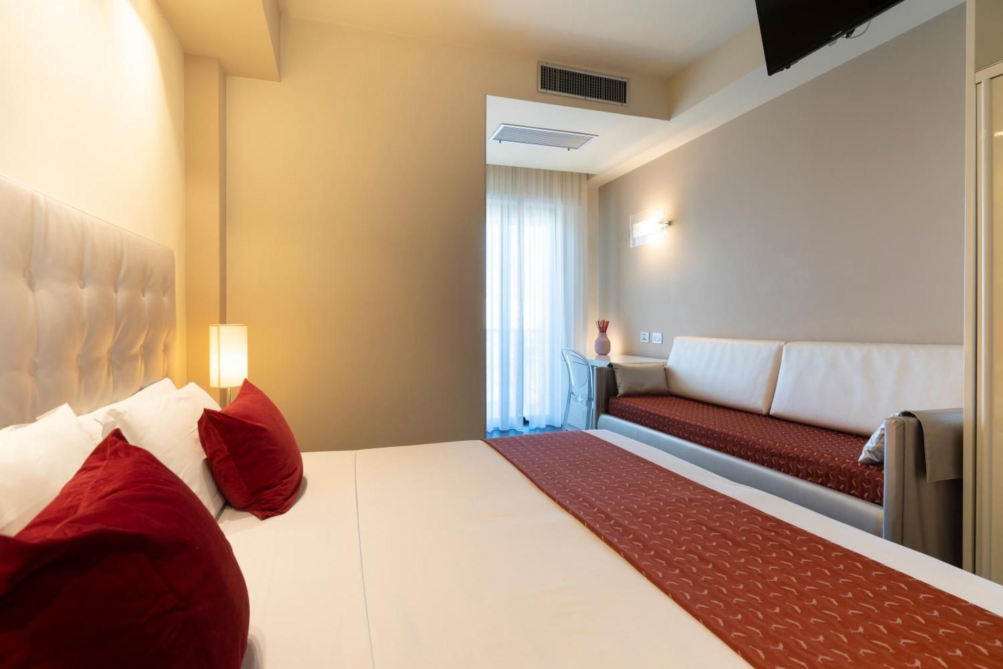 Hotel 2000 Riccione Buitenkant foto