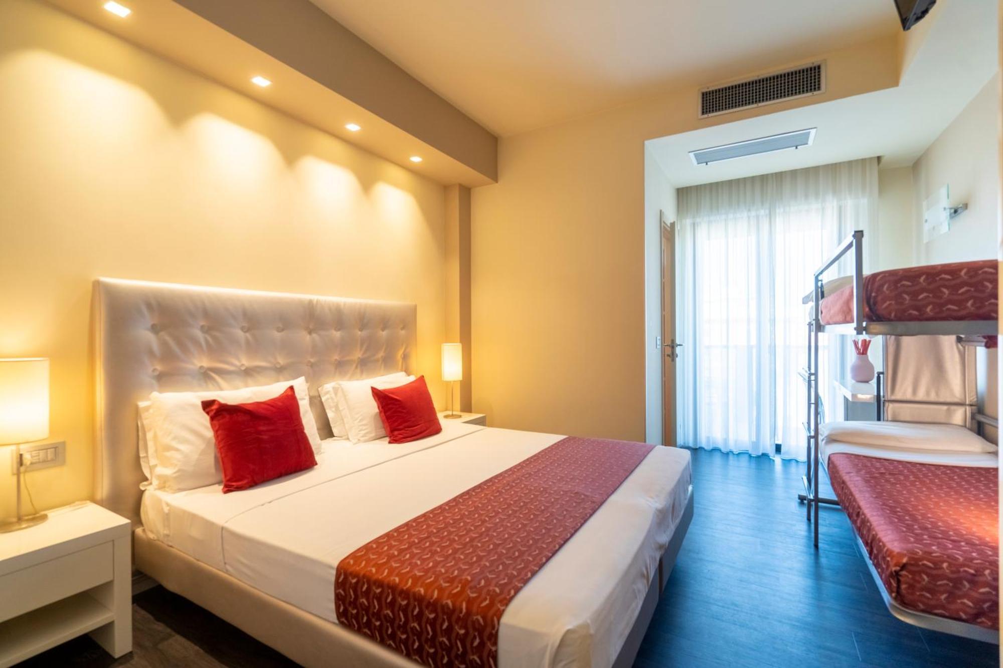 Hotel 2000 Riccione Buitenkant foto