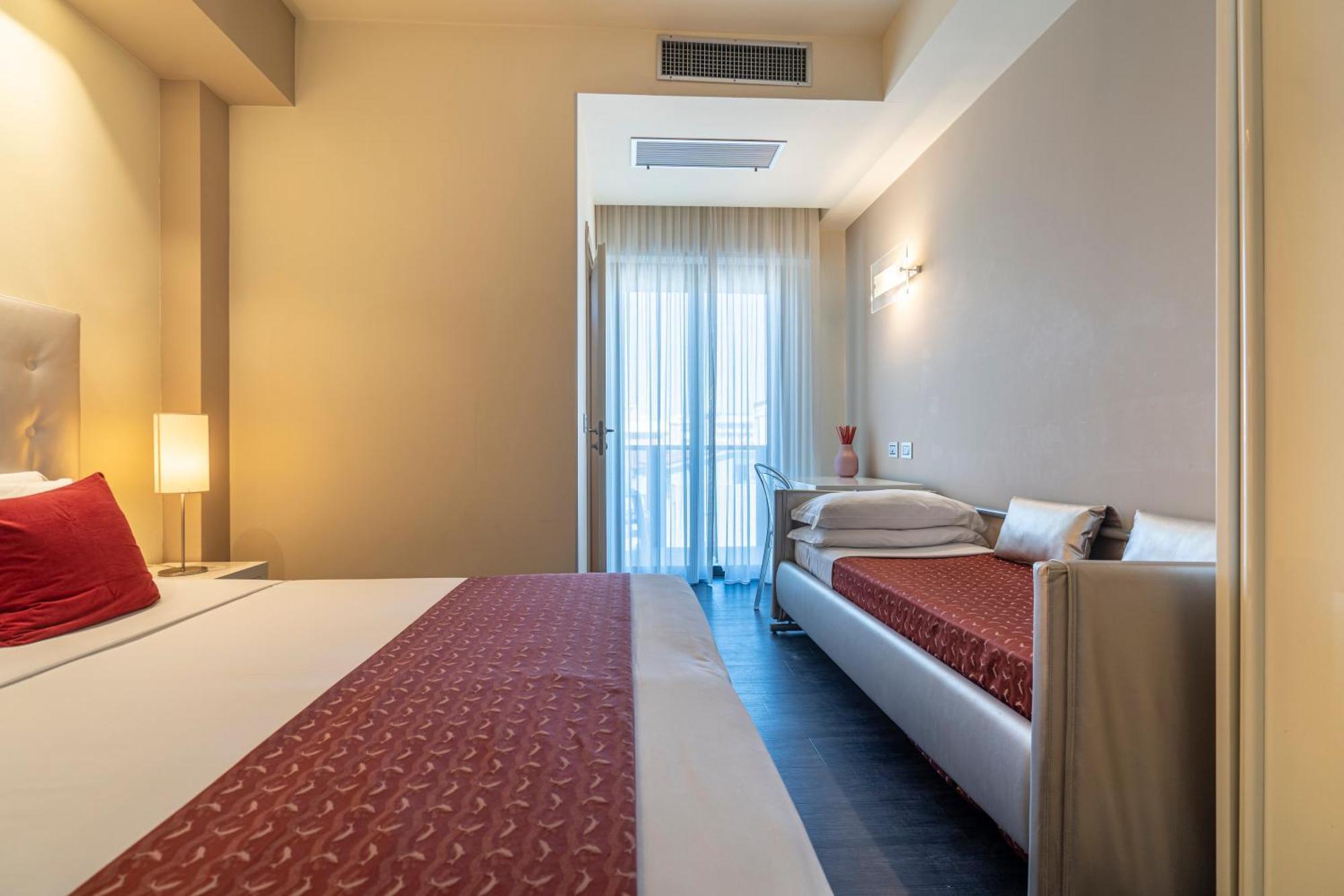 Hotel 2000 Riccione Buitenkant foto