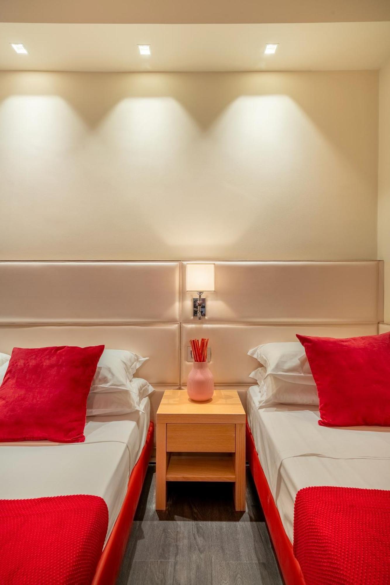 Hotel 2000 Riccione Buitenkant foto