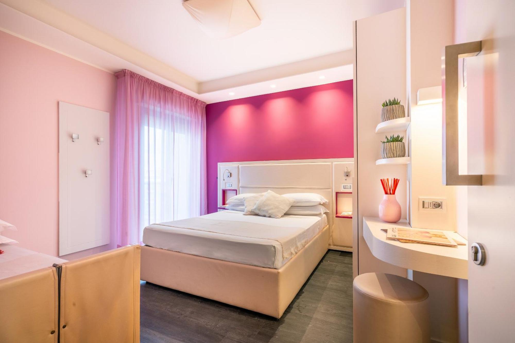 Hotel 2000 Riccione Buitenkant foto