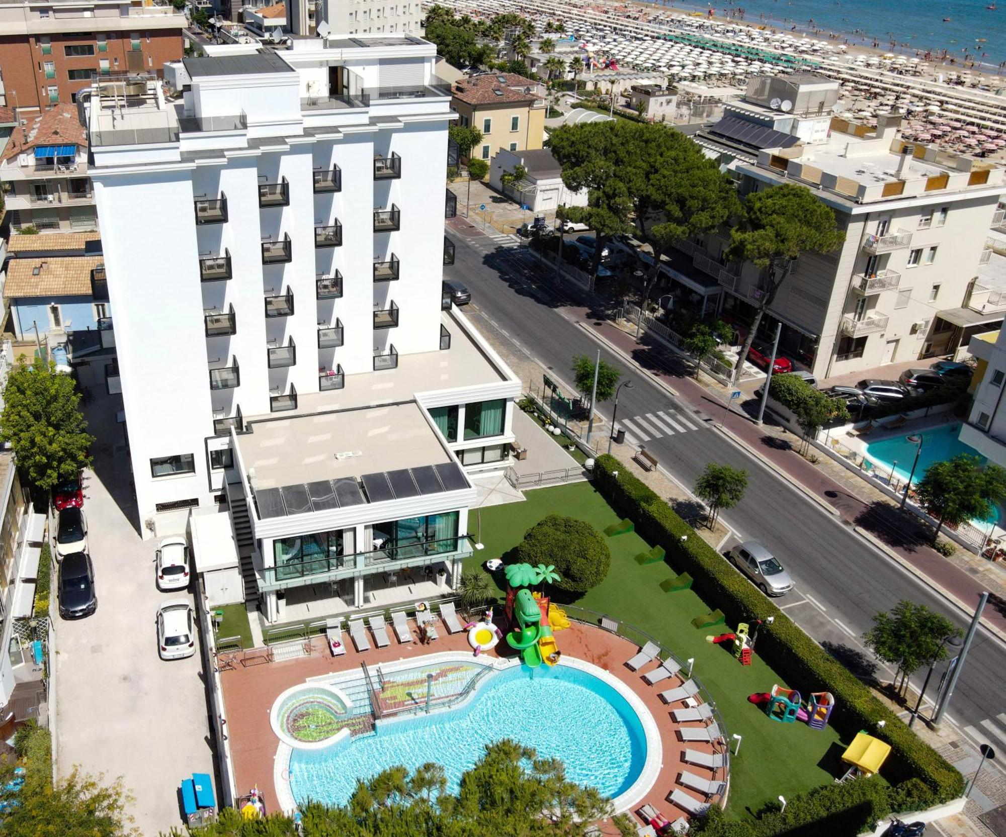 Hotel 2000 Riccione Buitenkant foto